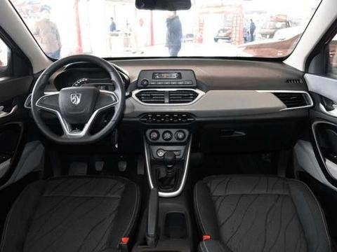 看外形，酷似路虎，看内饰，接近宝马，在看车标，原来是它！