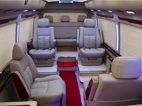 丰田考斯特贴心设计改装效果实拍给你不一样的惊喜