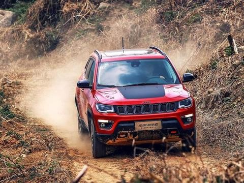 小号大切诺基JEEP指南者，1.4T+9速，仅14万起，卤素光源是硬伤