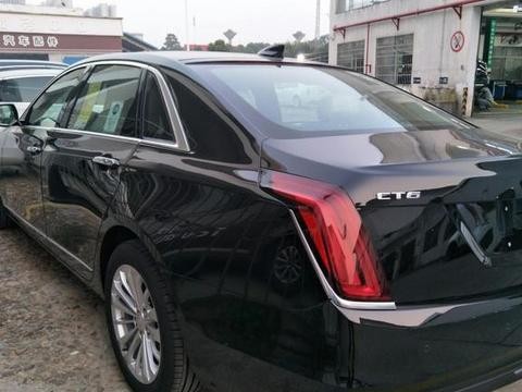 朋友说这车还不如奥迪A4，打开车门的瞬间就让它心服口服