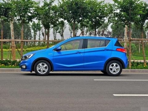 中国最便宜的家用车，四个苹果X就能买一辆，比飞度厚道多了！