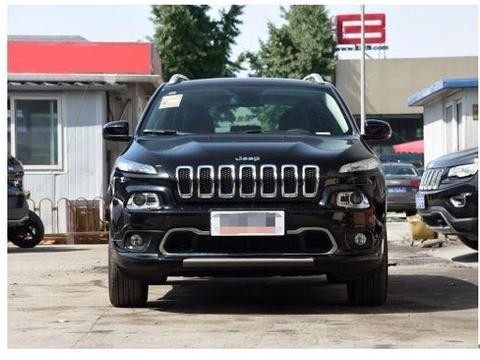 纠结中！帮忙参考一下，JEEP自由光和大众途观L该如何选择？