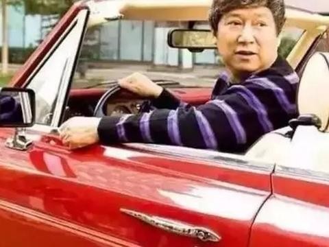 国内拥有劳斯莱斯的第一人，从来不上班，却每天捐款7万