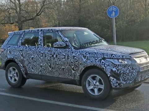 曝路虎全新卫士早期谍照，2018年底亮相