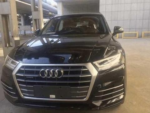 首批奥迪Q5L抵达4S店，加长后更像缩小版Q7，宝马X3要凉透了