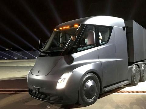 土豪的新玩具，加速最快的卡车来了！