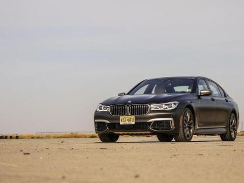 宝马M760i：7系最高水准担当，又帅又前卫