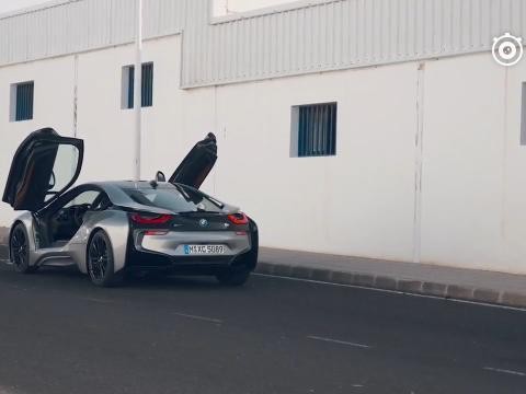 宝马i8敞篷版2018年上市 酷到没朋友