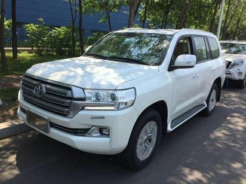 2017款酷路泽4600中东版陆巡4600现车最低多少钱