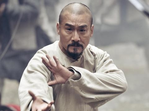 演技胜过梁家辉，开跑车给妻子买礼物，用兰博基尼接女儿！