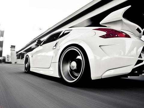 世界上第一辆拥有四轮制动系统的汽车