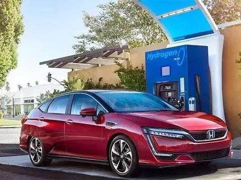 植树造林不如造车，本田 CLARITY 荣获 2018 年度绿色汽车大奖