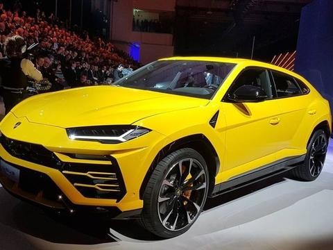 论长相，兰博基尼SUV输奔驰，门把手太土