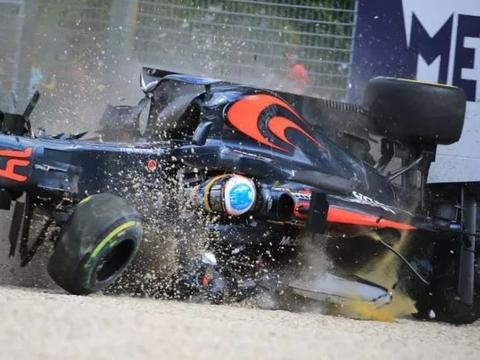 F1安全技术能不能用民用车上？奔驰Smart这么小碰撞安全吗？