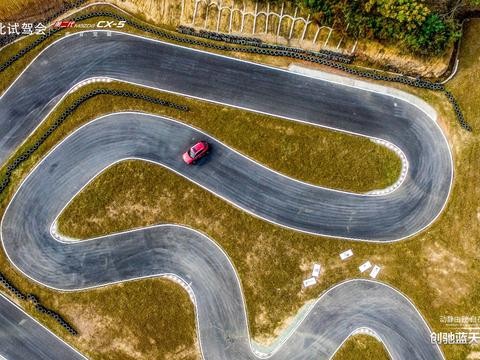 第二代MazdaCX-5高清赛道图