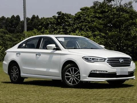 最窝囊国产车，因名字没取好，只卖7万，仍无人买账！