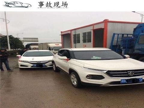 本田车追尾宝骏510，挪车之后，本田车主看了当场崩溃！