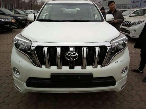 2017款丰田霸道2700 彰显攀爬能力 跋山涉水的王者