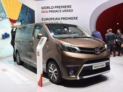 汽车:10万丰田大空间MPV, 9个座配全景天窗，宝骏730都自愧不如