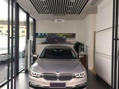 新款宝马5系全国首位女车主诞生, 天使之翼迎宾灯帅到不要不要的