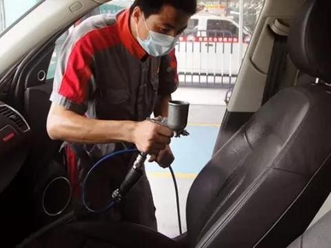 汽车内饰保养小窍门