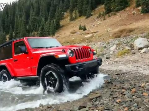 18款吉普牧马人VS梅赛德斯迈巴赫G650，不比钱，比能力，谁强？