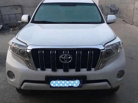 偶遇一台15款普拉多抵押车，店员：车子没解压，22万就能开走