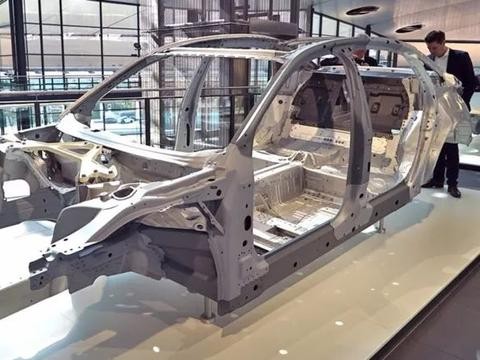 美帝何来汽车旅馆文化？“火箭尾”设计是源于苏美太空战？