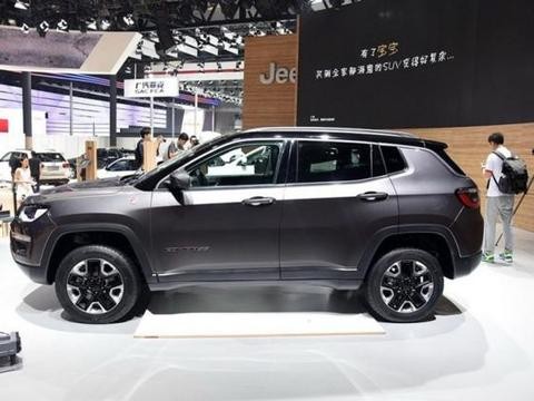 动力2.4L，越野鼻祖，全景天窗，比路虎还硬朗，落地仅12万