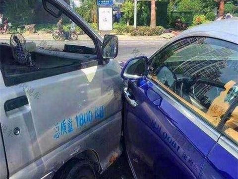 两车相撞，面包车上的一个标志，吓坏了豪车车主
