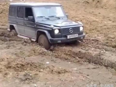 包工头为了炫富，开豪车来工地，最后洋相百出，场面太尴尬