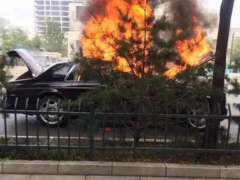 劳斯莱斯等豪车一旦着火，是否更不易被扑灭？