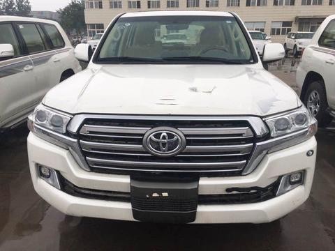 18款酷路泽4000到港以后17款酷路泽很尴尬