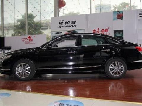 左有阿特兹右有雅阁，这车比CC还尴尬，前后独悬销量很差劲