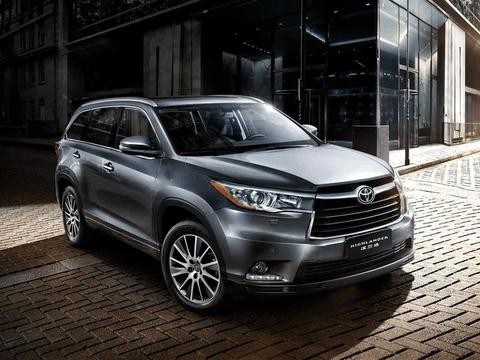 丰田不舍得拿出卖的汉兰达! 标配四驱牛头车标都换成老鹰了!