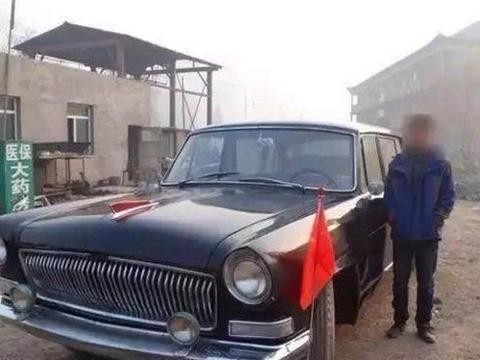 大爷五十年前低价买限量版红旗车 有人出价400万不卖 理由超霸气