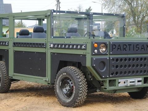 四四方方的大盒子车，论越野性能，悍马、奔驰G级都不是它的对手