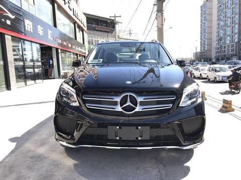 跑车线条的奔驰GLE320身披专车专用TPPF隐形车衣