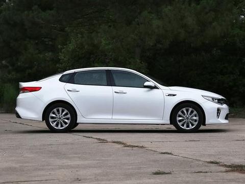 长近4米9,曾与CC争销量，如今出身被排挤降价14万，让思域很心酸