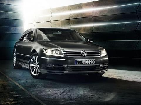 200万辉腾大隐隐于市？开什么玩笑，你见过这么不低调的辉腾吗？