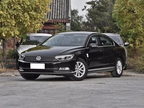 最便宜的迈腾实拍图，售价16万，配全景天窗和真皮座椅，厚道吗？