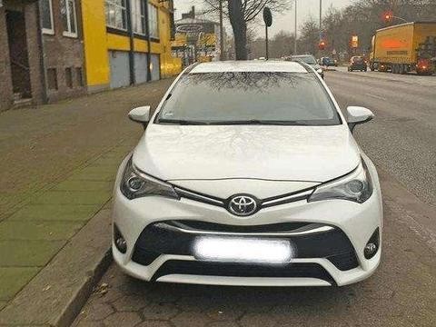 卡罗拉7座旅行版来袭，颜值超越思域，12万起售心动了？