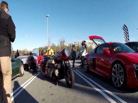 400万的兰博基尼摩托车, 搭载V12发动机, 让旁边的奥迪R8都怂了!