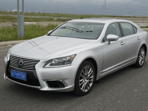 黄老板花238万买辆雷克萨斯LS600, 从此不开宝马760
