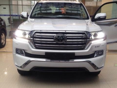 17款丰田兰德酷路泽5700中东版沙漠越野之王带你所向披靡征服一切