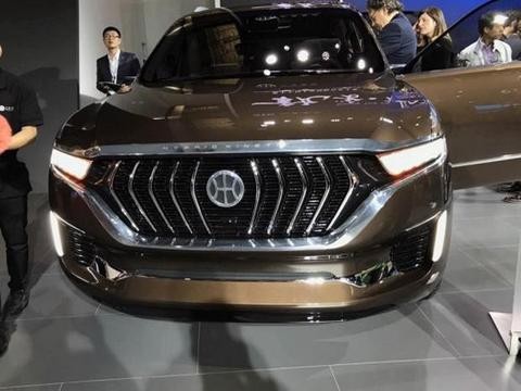 它是国内首台全铝车身，秒杀路虎揽胜的加长版，绝对是硬汉首选