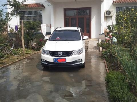 第一台五菱之光，第二台宝骏730，买大车只为摆地摊！