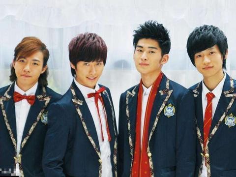 他曾比张杰火却惨遭毁容，女友离他而去，隐退6年复出开百万豪车