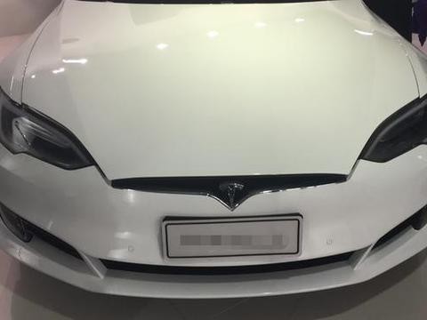 自从买了特斯拉，天天打电话求人挪车，电动汽车遇到新的麻烦
