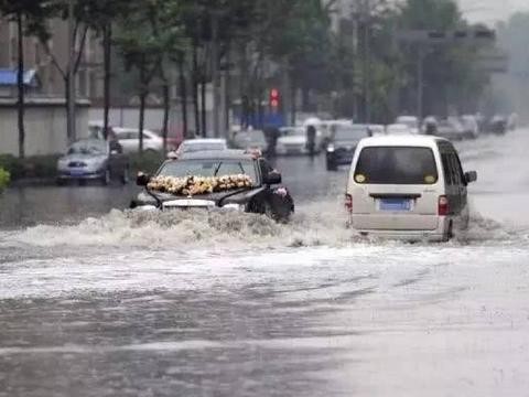 几百万的劳斯莱斯又败给了几万块的五菱面包车